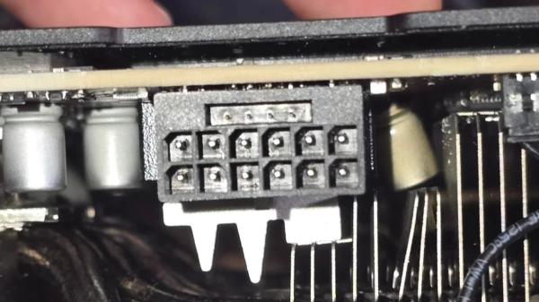 Эта RTX 5090 немного взорвалась, но разъем питания тут не виноват