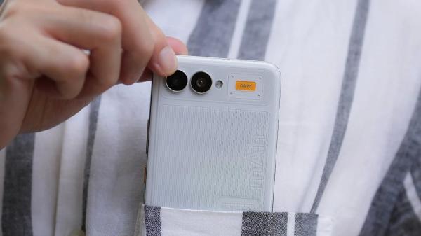 Realme показала смартфон с аккумулятором на 15 000 мАч