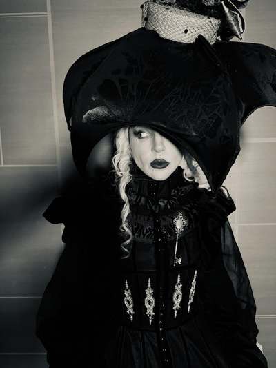 Первый взгляд на Леди Гагу во втором сезоне сериала "Уэнсдей"